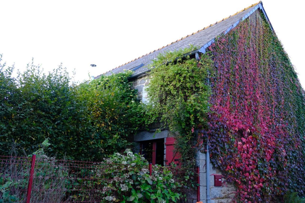 La Maison Jaune A La Janaie Parigné Exteriör bild