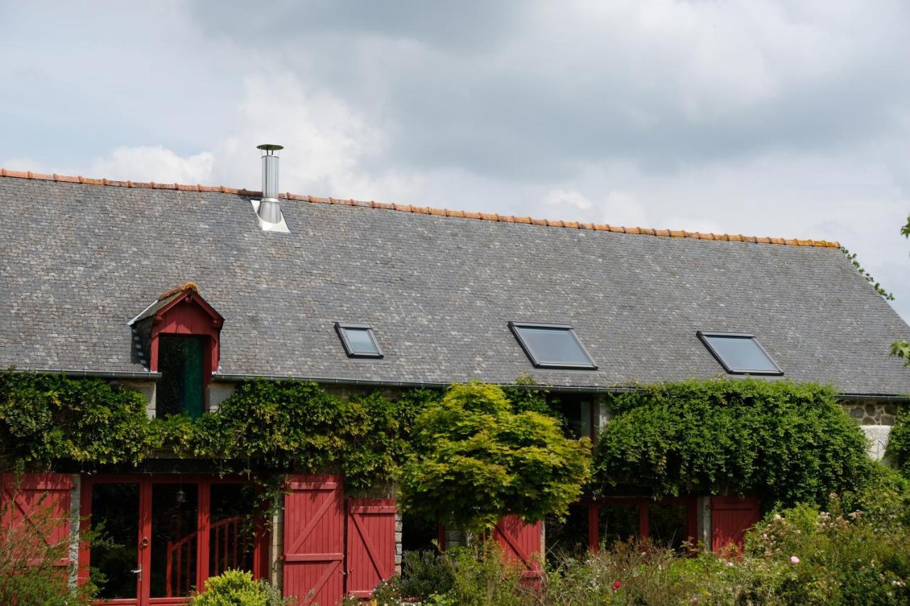 La Maison Jaune A La Janaie Parigné Exteriör bild