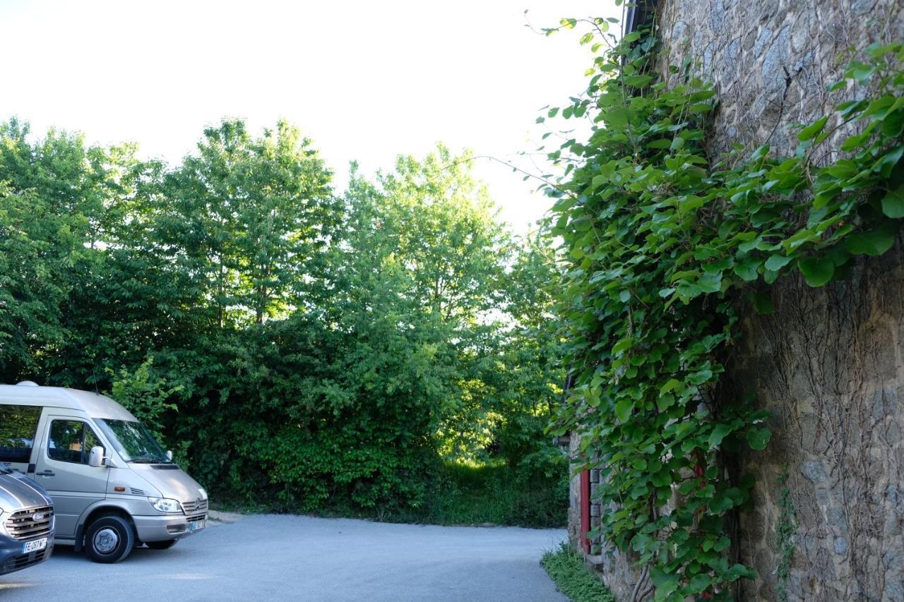 La Maison Jaune A La Janaie Parigné Exteriör bild